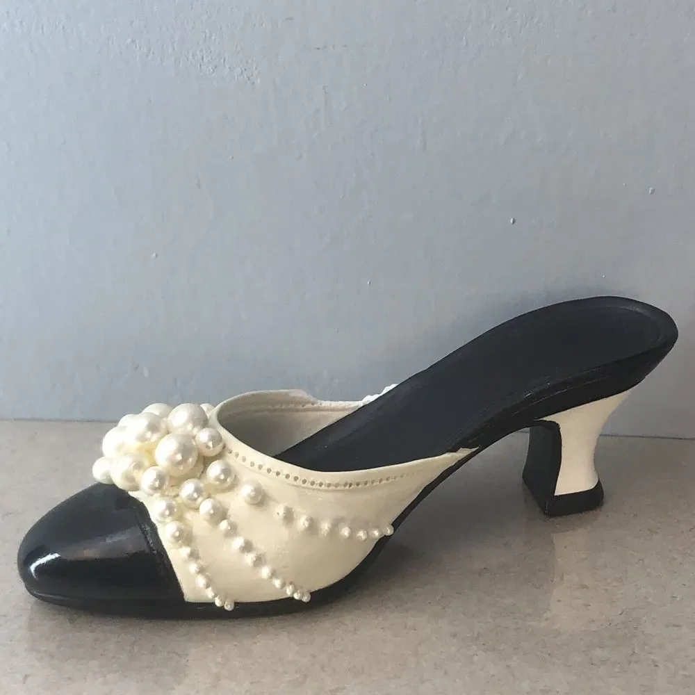Raine - Just the Right Shoe “Pearl Mule” - Picture 1 of 9